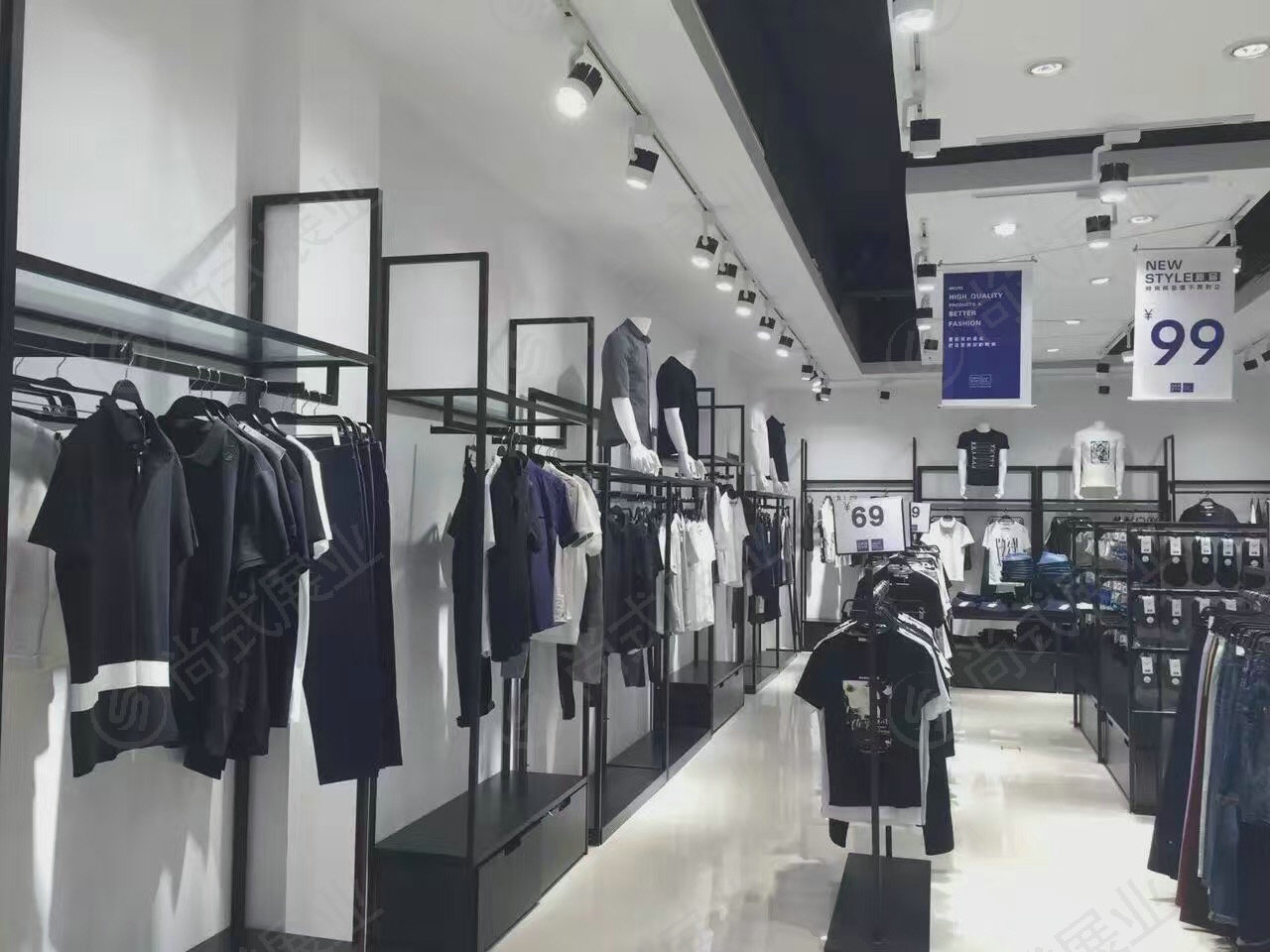 km貨架開服裝店裝修好幫手